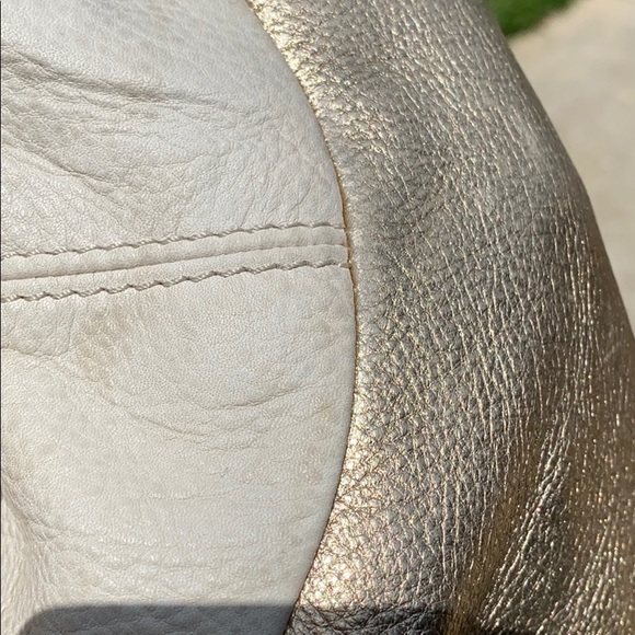 B. MAKOWSKY SHOULDER BAG - Picture 8 of 8